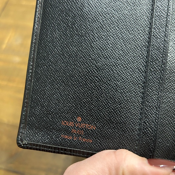 Excellent Pre-Owned Louis Vuitton Epi Wallet - Picture 12 of 12